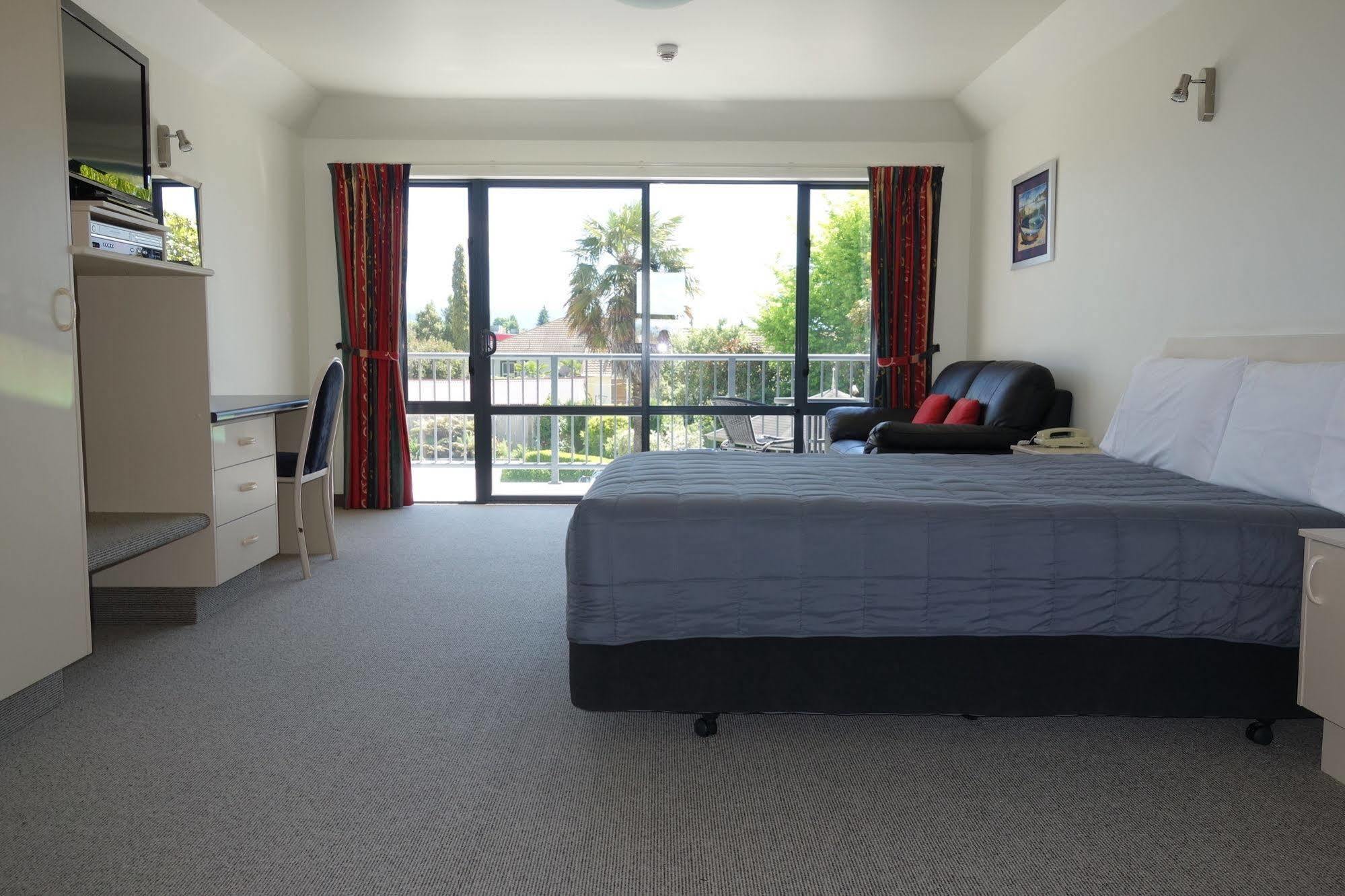 Avalon Manor Motel Мотуэка Экстерьер фото